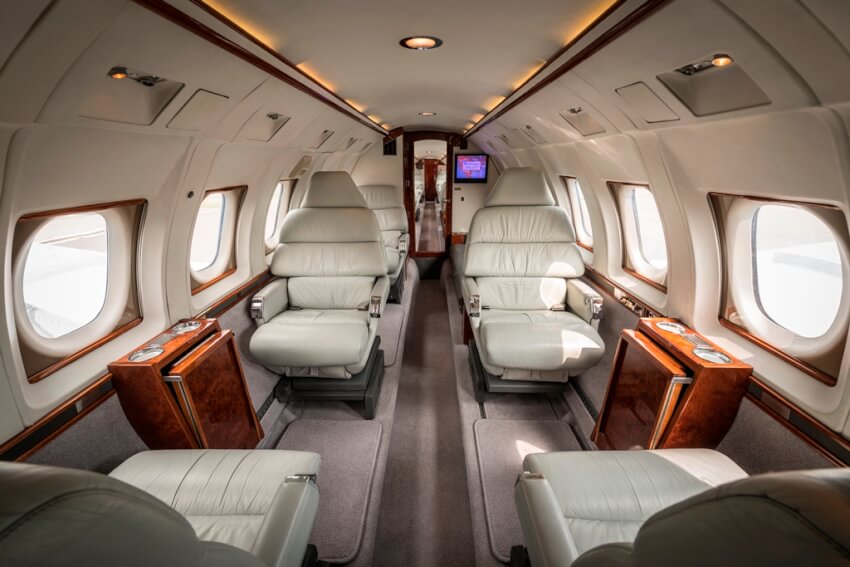 volo privato sul Beechcraft Hawker 800 B